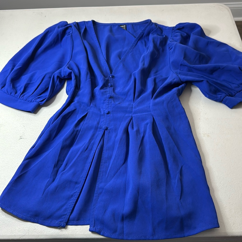 Beautiful blue blouse M Never Worn